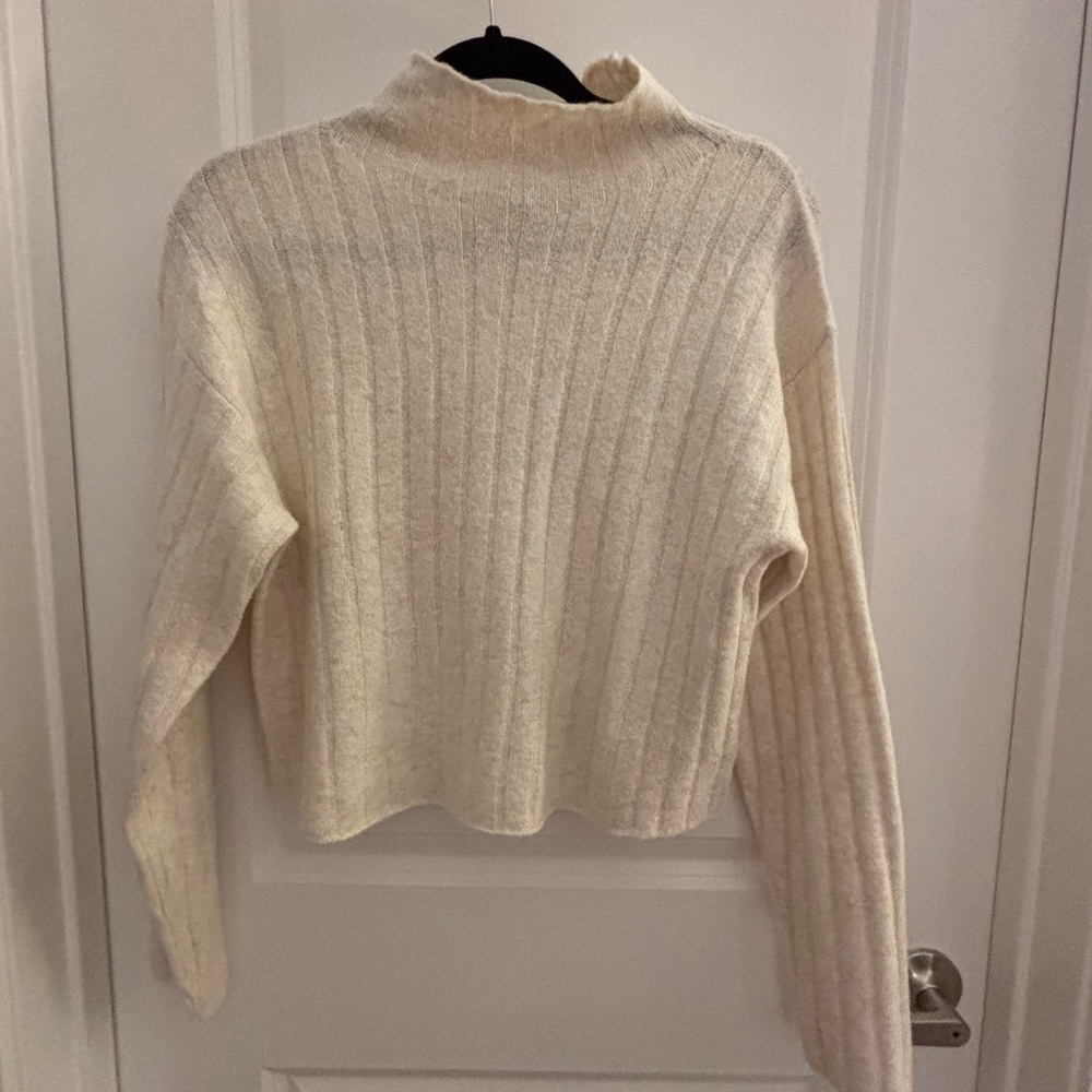 Universal Thread Women's Off-White Ribbed Turtleneck Sweater